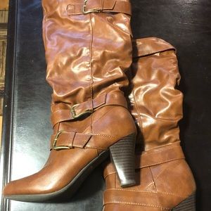 Women’s size 8 boots